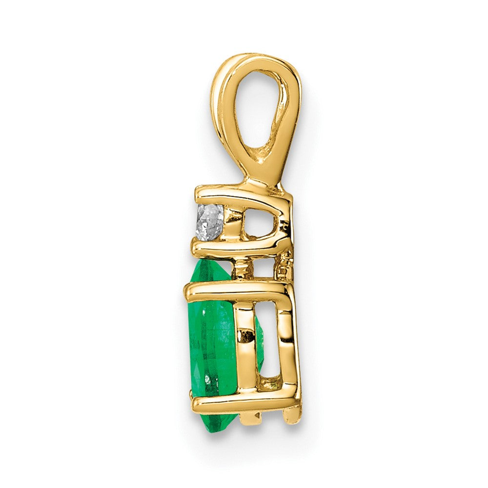 Emerald Diamond pendant in 14k Yellow Gold