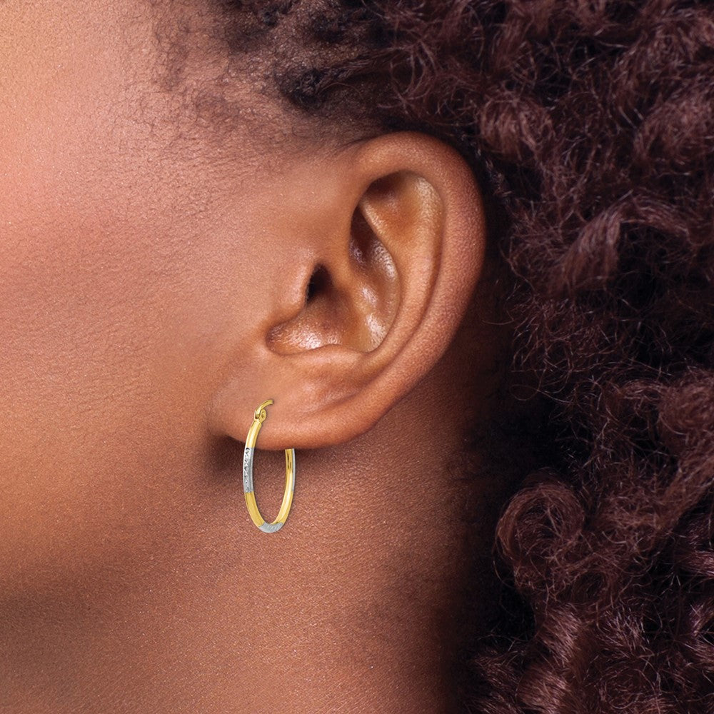 White Rhodium Diamond Cut Oval Hoop Earrings in Rhodium-Plated 14k Yellow Gold