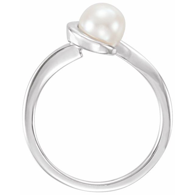 Cultured White Freshwater Pearl Ring