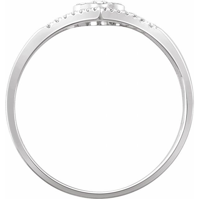 1/10 CTW Natural Diamond V Ring