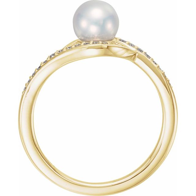 Cultured White Freshwater Pearl & 1/8 CTW Natural Diamond Ring